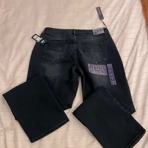 NWT Bandolino Mandie Dark Denim Size 8 Jeans🎉